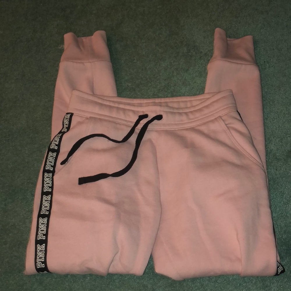 New PINK joggers 😍